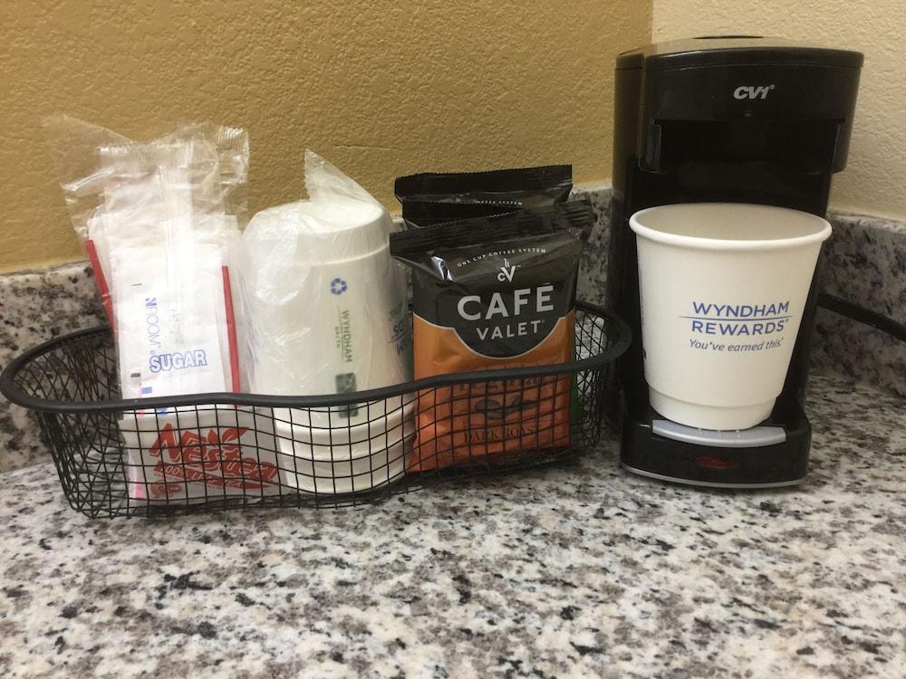 Days Inn By Wyndham Augusta Near Fort Gordon Bagian luar foto