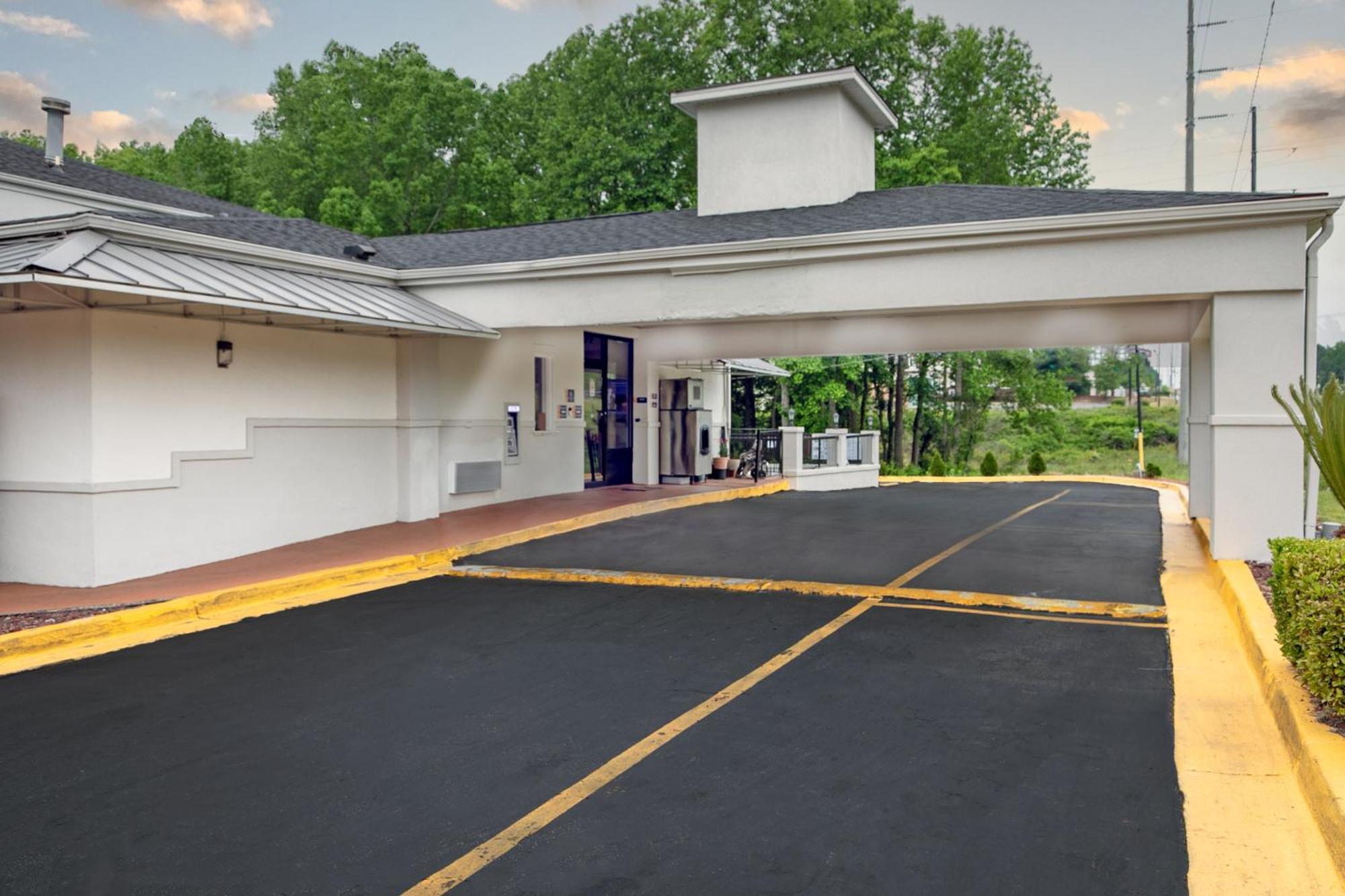 Days Inn By Wyndham Augusta Near Fort Gordon Bagian luar foto